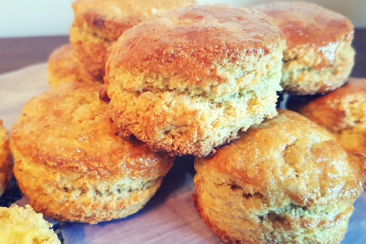 Fluffy sugar free scones you will love! ⋆ SHE EATS